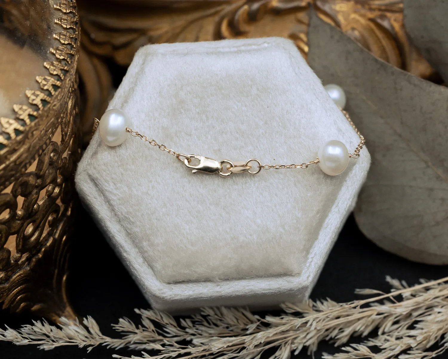 14K GOLD 5-STATION WHITE FRESHWATER PEARL BRACELET