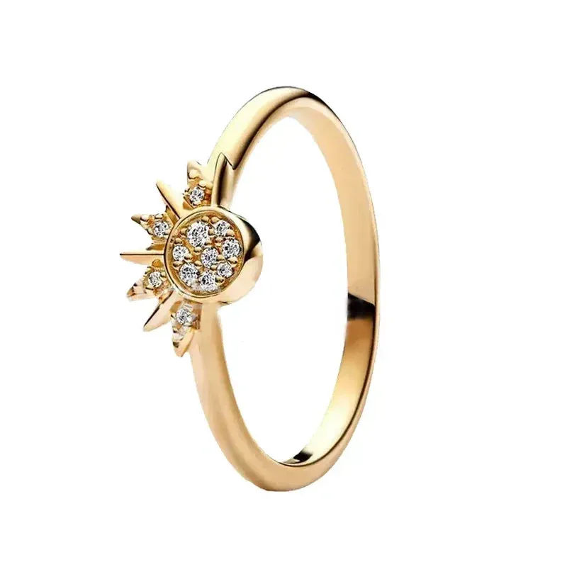 Classic Crown Round Gold Ring