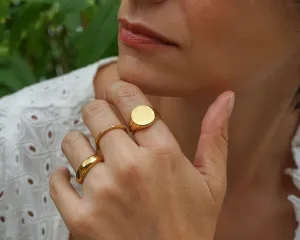 Gold Classic Round Signet Ring