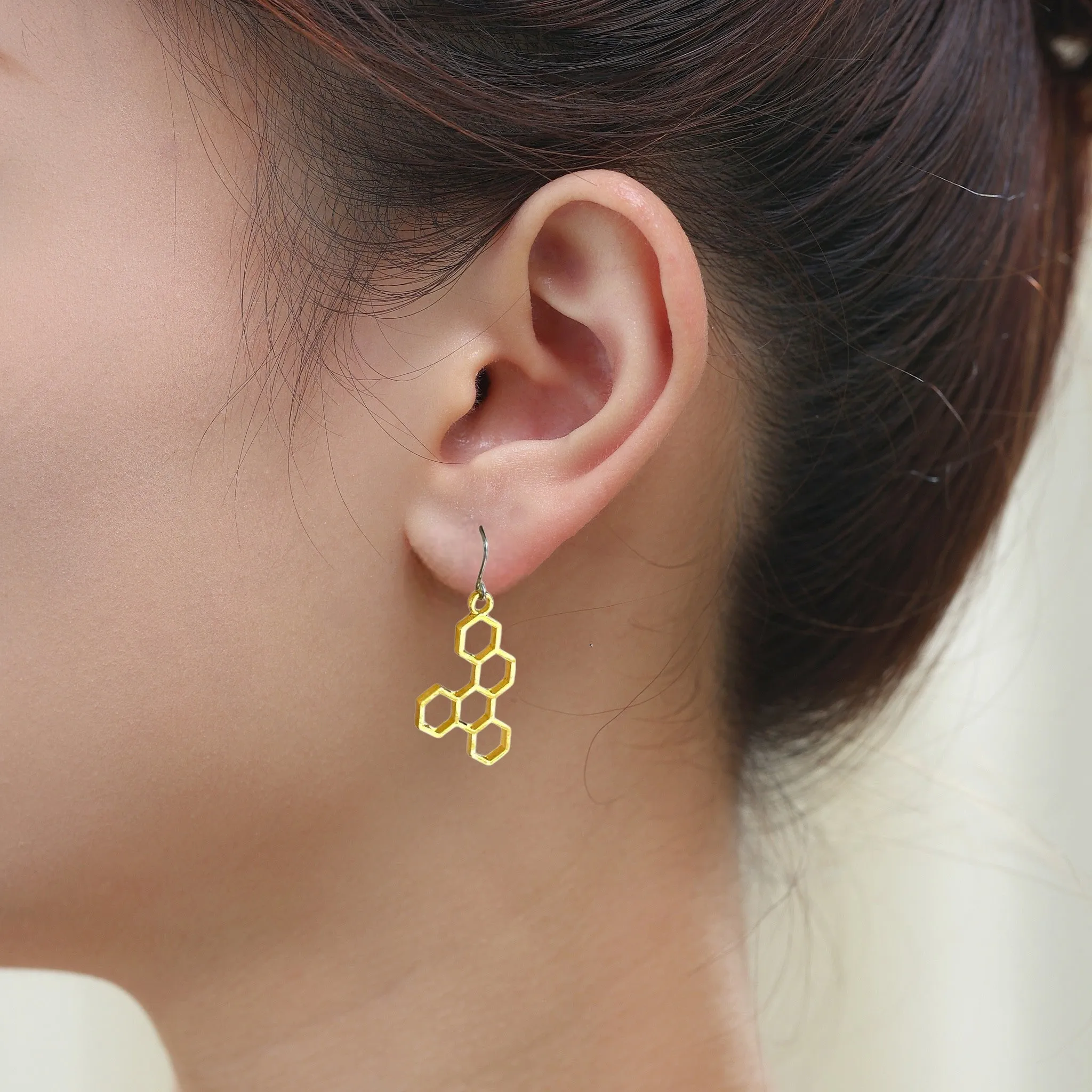 Honeycomb gold earring