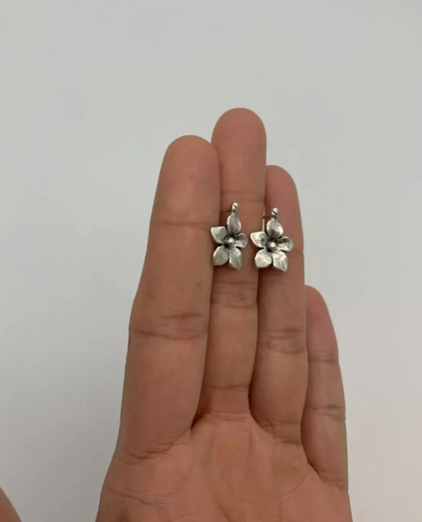 Silver Flower Earrings - Minimalist Floral Studs - Flower Earrings