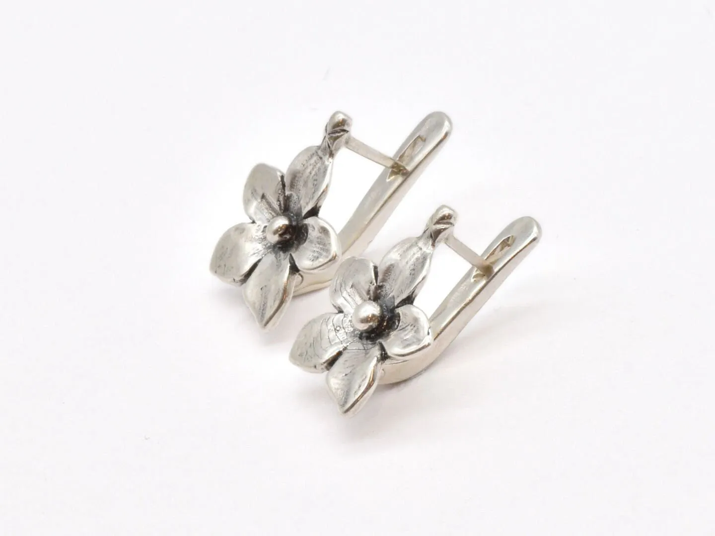 Silver Flower Earrings - Minimalist Floral Studs - Flower Earrings