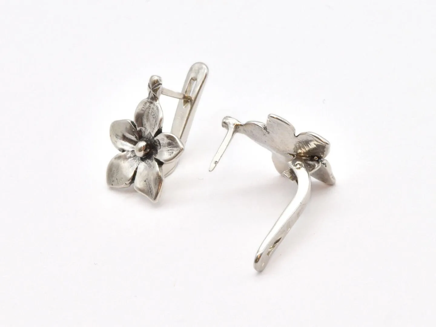 Silver Flower Earrings - Minimalist Floral Studs - Flower Earrings