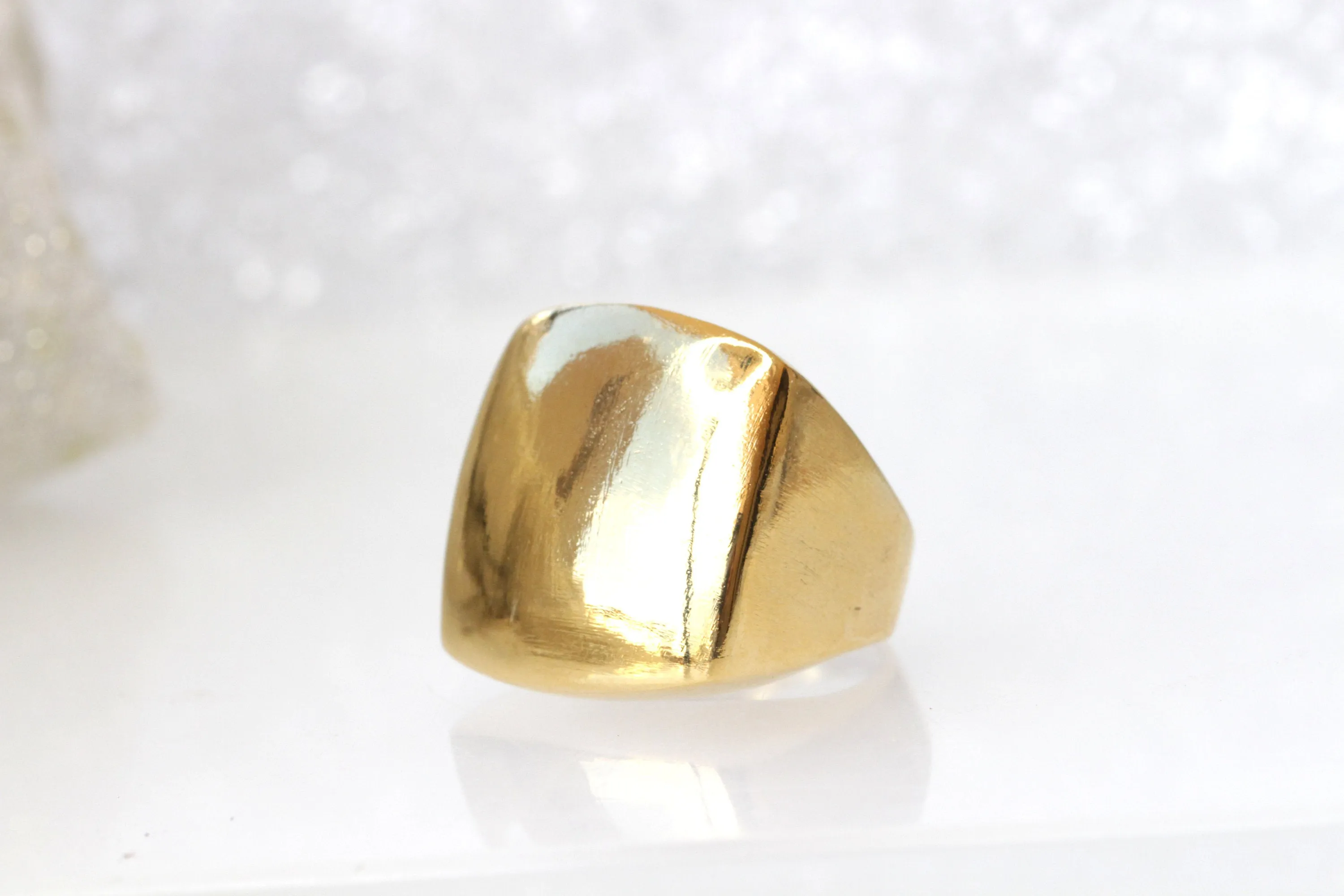 STATEMENT GOLD RING