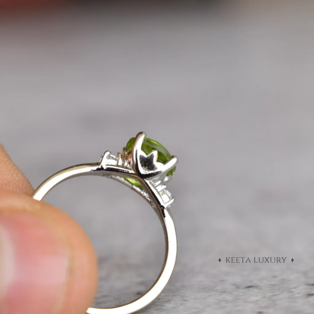 Summer Breeze - Peridot Ring